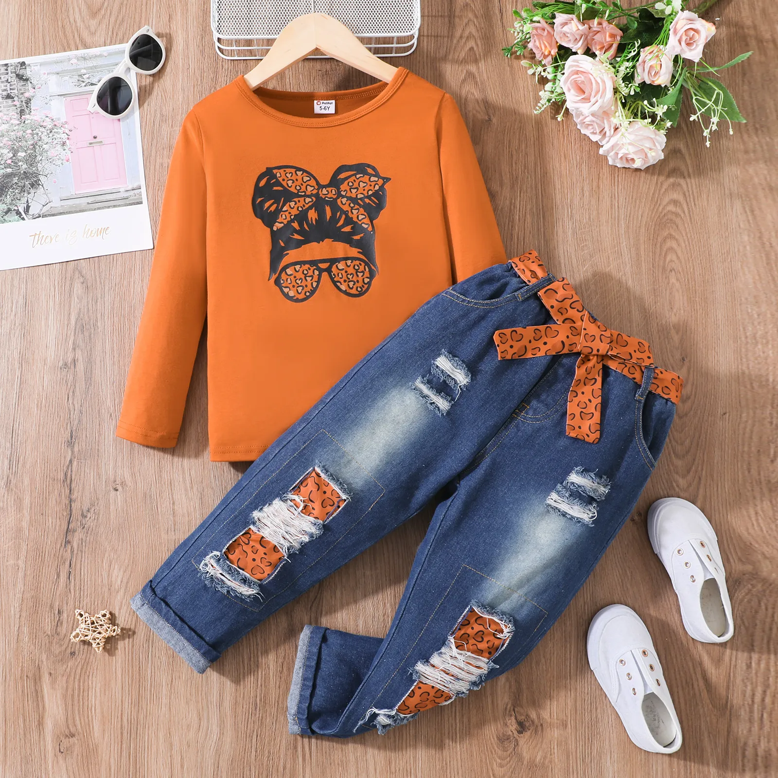 2pcs Kid Girl Figure Print Long-sleeve Pink Tee And Belted Ripped Denim Jeans Set