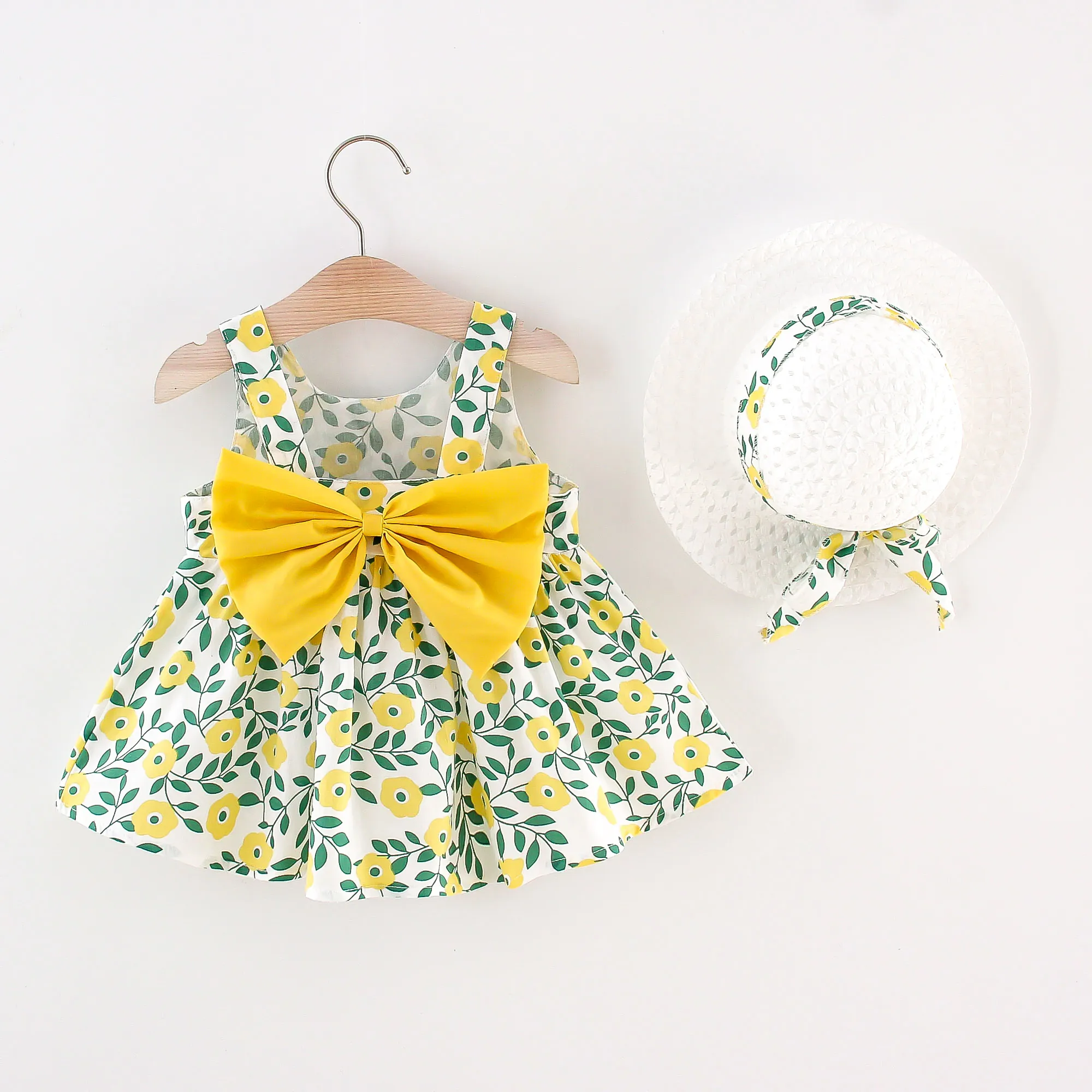 2pcs Floral Print Bowknot Sleeveless Baby Dress & Hat Set Yellow