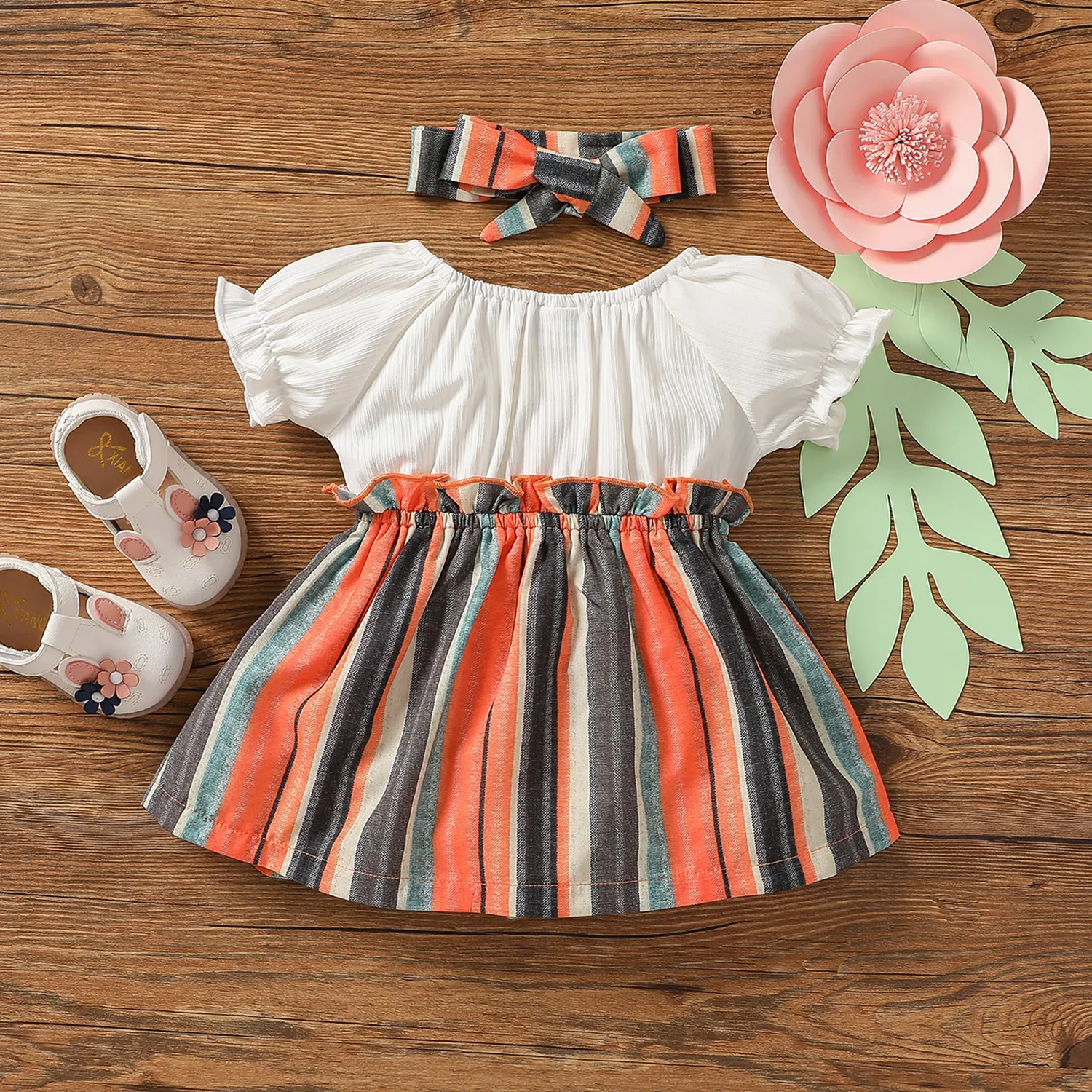 2pcs Baby Girl White Ribbed Splicing Striped Bowknot Frill Puff-sleeve Dress with Headband Set Color block image 2