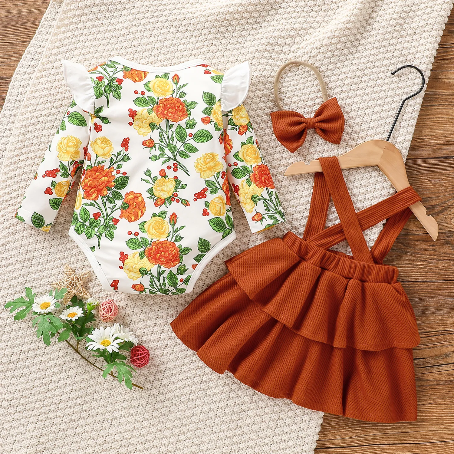 3pcs Floral Print Ruffle Decor Long-sleeve Baby Set  image 5
