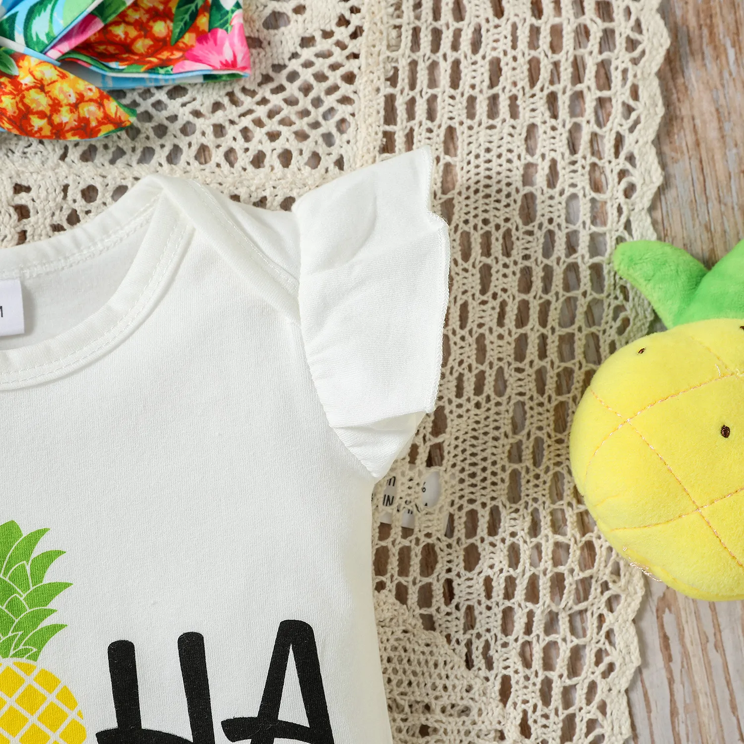 3pcs Baby Girl 95% Cotton Letters Pineapple Pattern Flutter-sleeve Romper and Allover Floral Print Ruffle Shorts & Headband Set  image 6