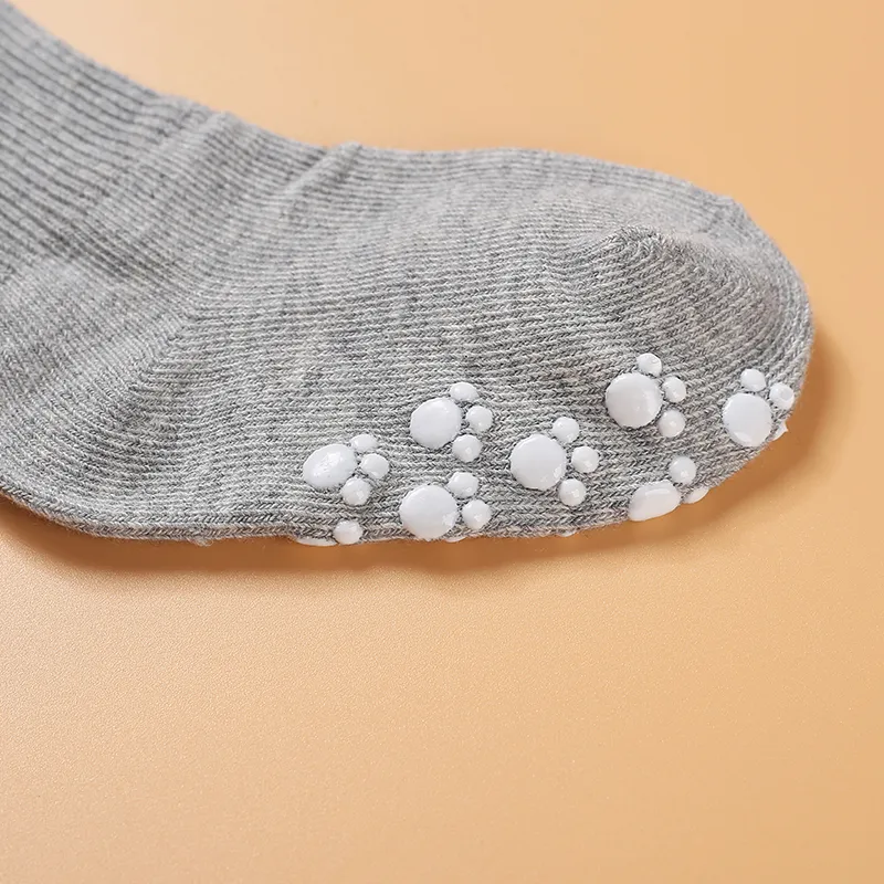 calcetines antideslizantes sólidos para bebés / niños pequeños Gris claro big image 1