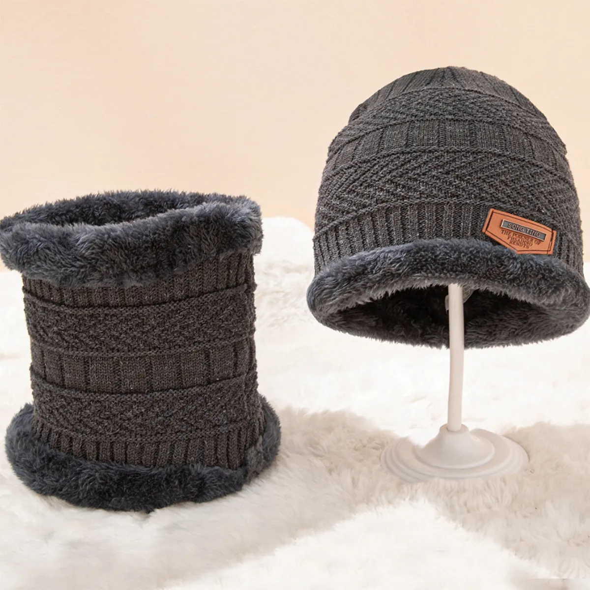 2-pack Toddler / Kid Letter Patch Plush Fleece-lining Beanie Hat & Infinity Scarf Set  image 2