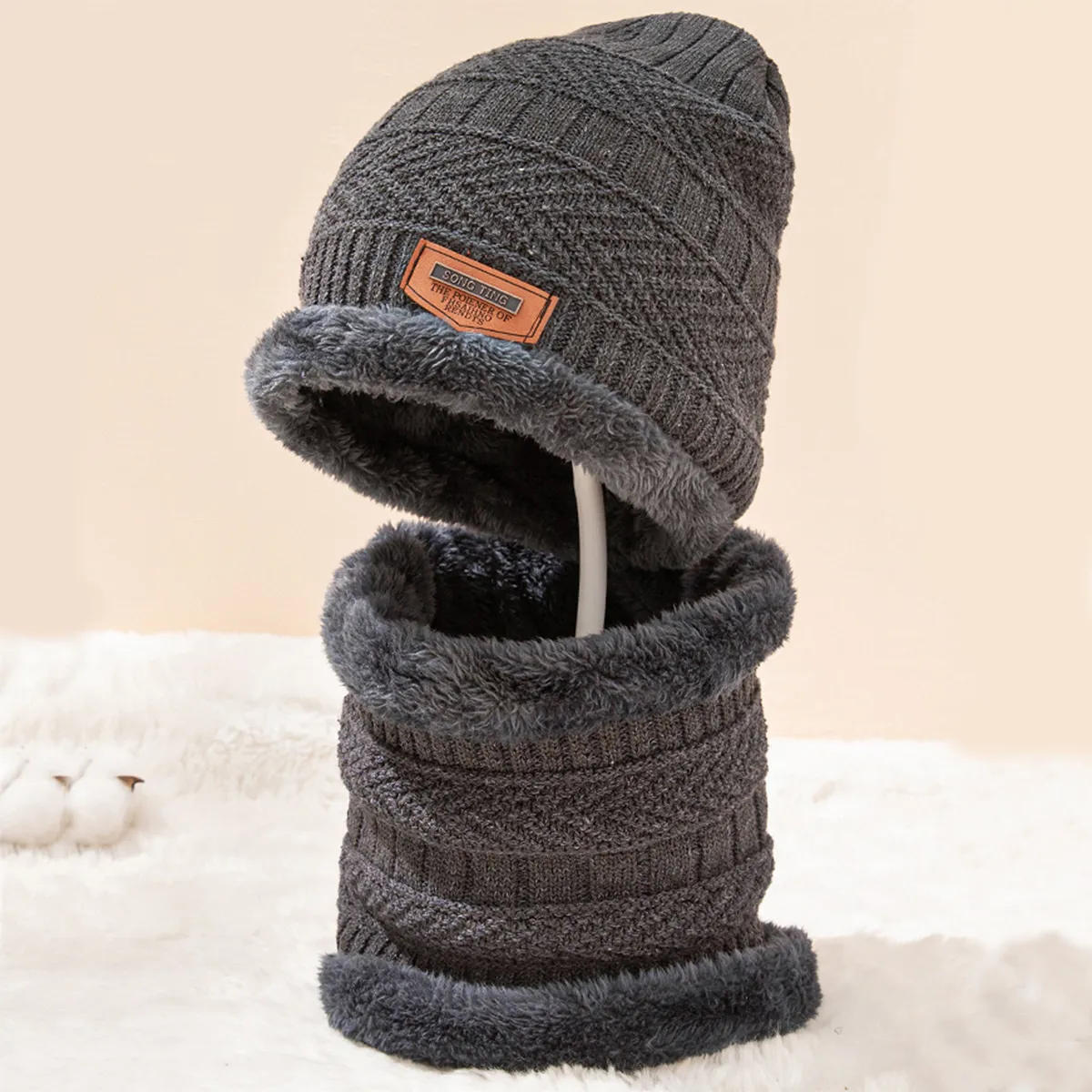 2-pack Toddler / Kid Letter Patch Plush Fleece-lining Beanie Hat & Infinity Scarf Set  big image 1