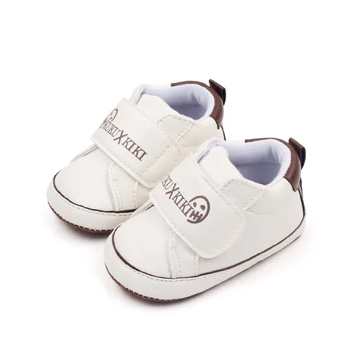 Sapatos de bebê casual com velcro - Padrão de letra bonita.