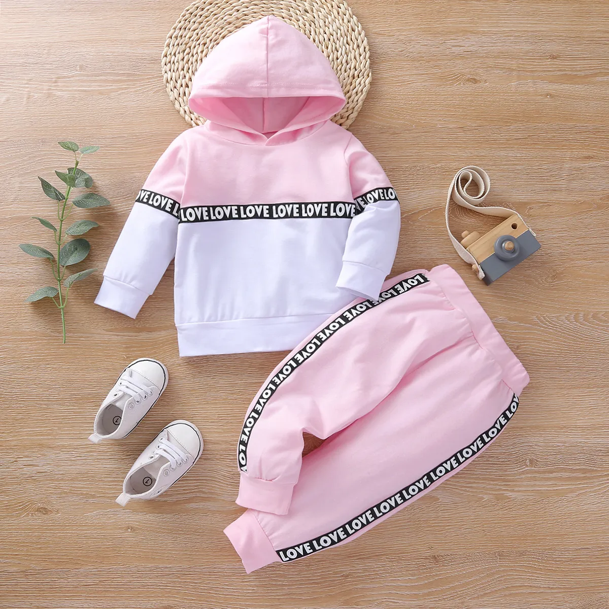 2pcs Letter Print Splice Color Block Hooded Long-sleeve Baby Set Pink big image 1