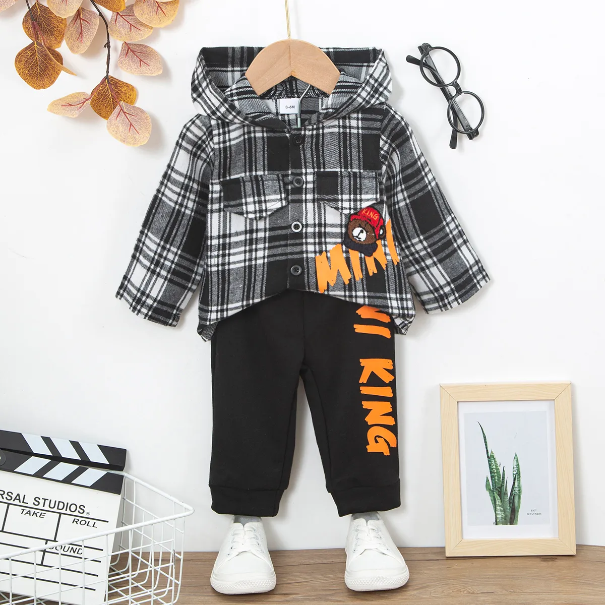 2pcs Baby Boy Bear Embroidered Letter Print Plaid Hooded Long-sleeve Shirt Jacket and Sweatpants Set Black/White big image 1