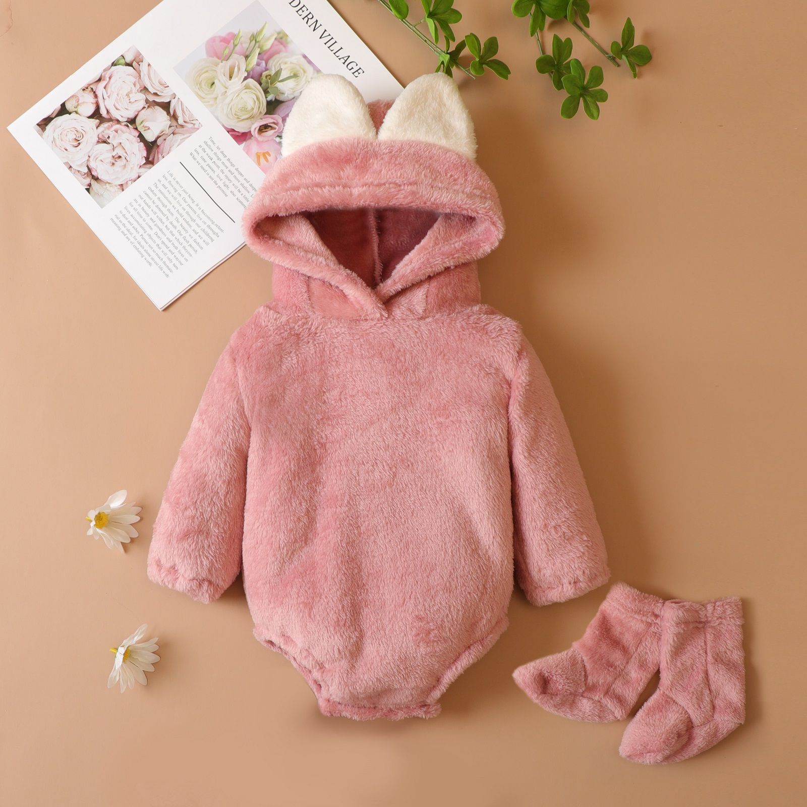 

Baby 3pcs Pink/White Solid Long-sleeve Hooded Flannel Romper with Socks Set