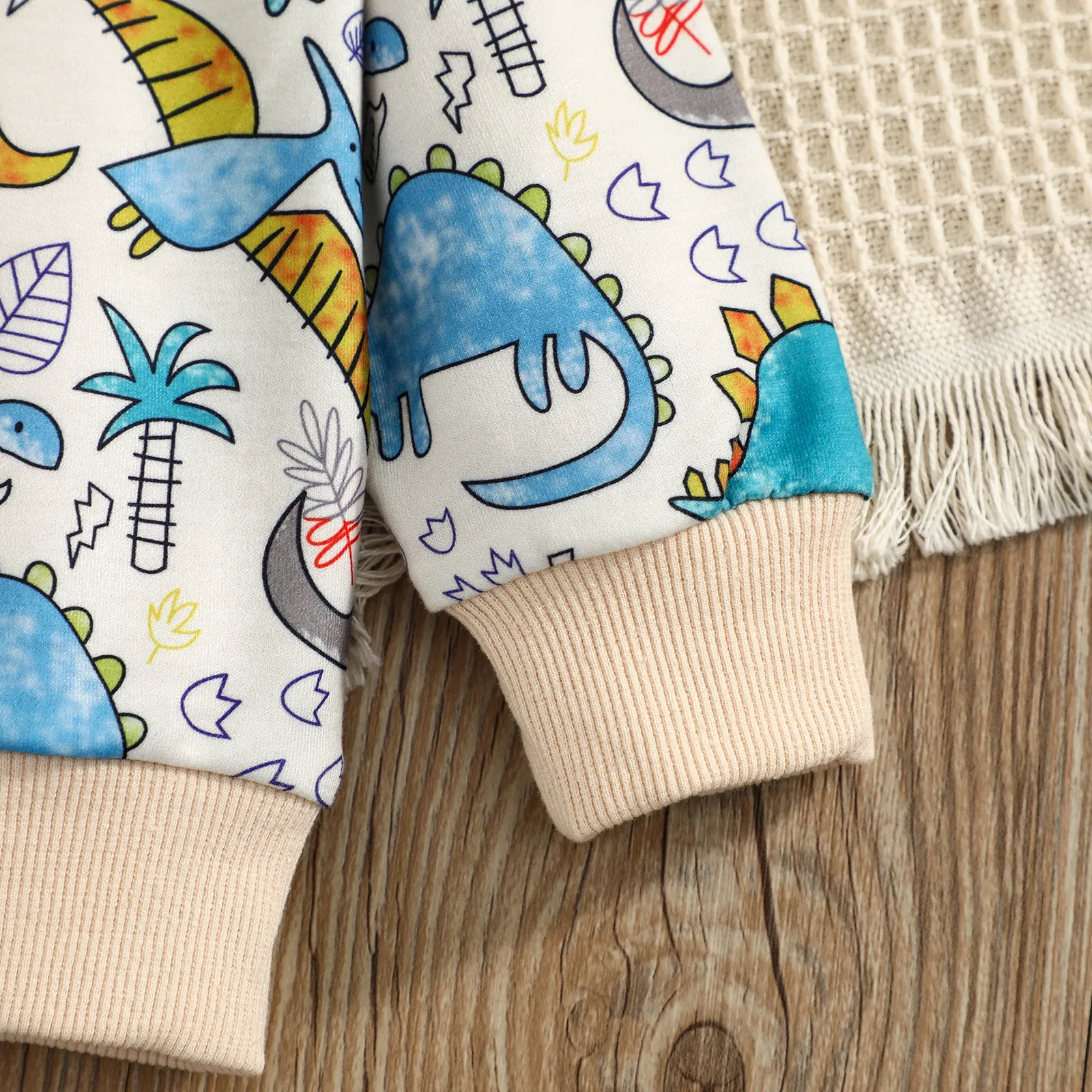 2pcs Baby All Over Dinosaur Print Long-sleeve Pullover and Ripped Jeans Set  image 4