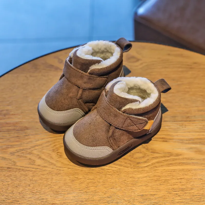 Sapatos prewalker para criança / criança com velcro com forro de lã Café big image 1