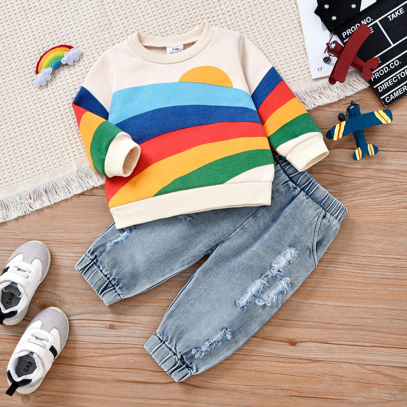 2 件裝男嬰彩虹長袖運動衫和 100% 棉牛仔布破洞牛仔褲套裝