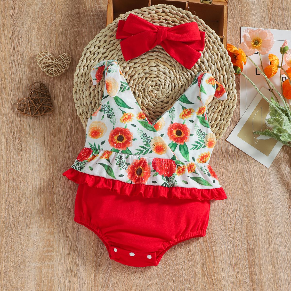 

2pcs Baby Girl 95% Cotton Sleeveless V Neck Floral Print Ruffle Splicing Romper with Headband Set