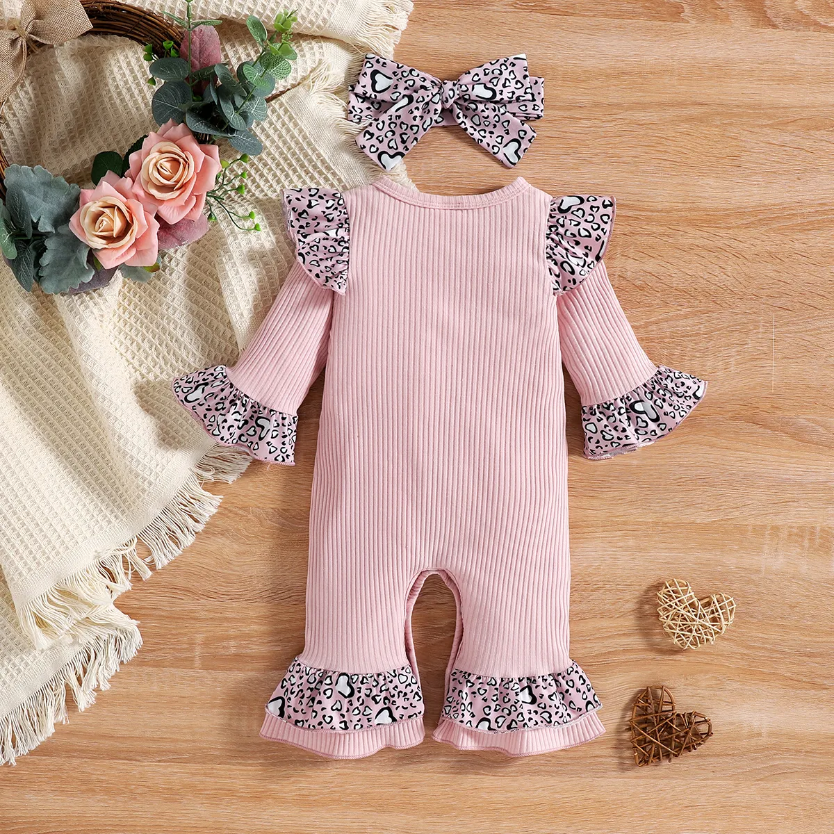 2pcs Baby Girl Letter Print Pink Ribbed Long-sleeve Splicing Leopard Ruffle Jumpsuit with Headband Set Pink image 3