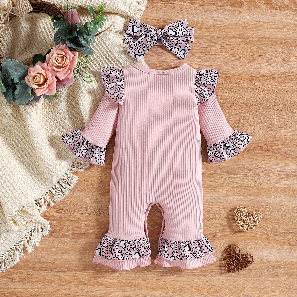 2pcs Baby Girl Letter Print Pink Ribbed Long-sleeve Splicing Leopard Ruffle Jumpsuit with Headband Set Pink big image 1