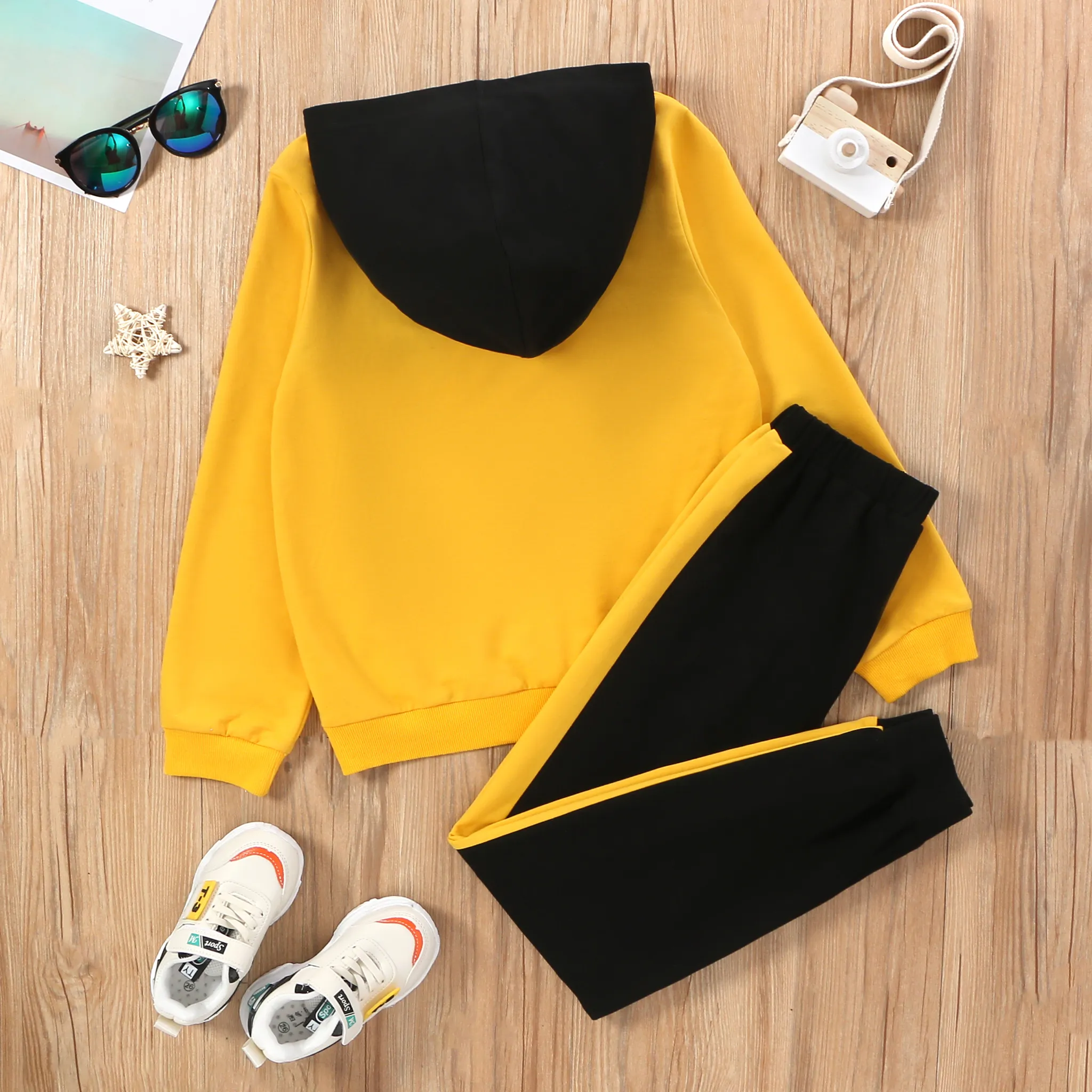 2-piece Kid Boy Letter Print Colorblock Hoodie Sweatshirt and Pants Casual Set  image 3