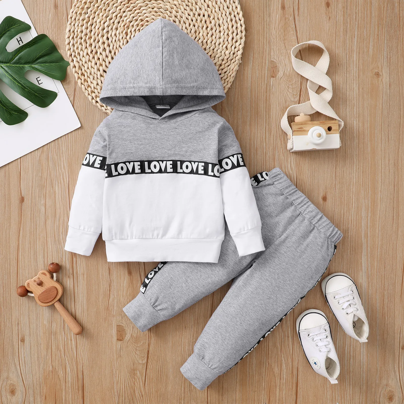 2pcs Letter Print Splice Color Block Hooded Long-sleeve Baby Set Grey