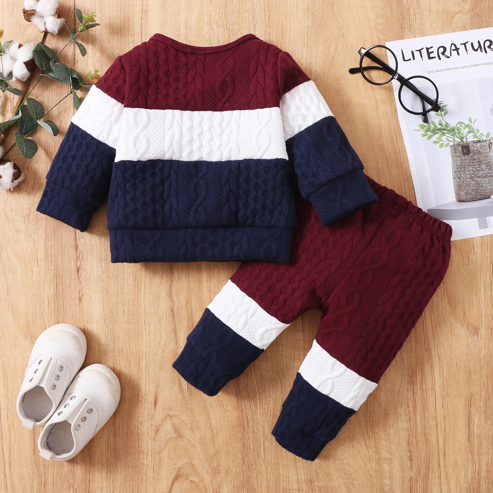 2pcs Baby Color Block Long-sleeve Sweatshirt and Trousers Set  image 2