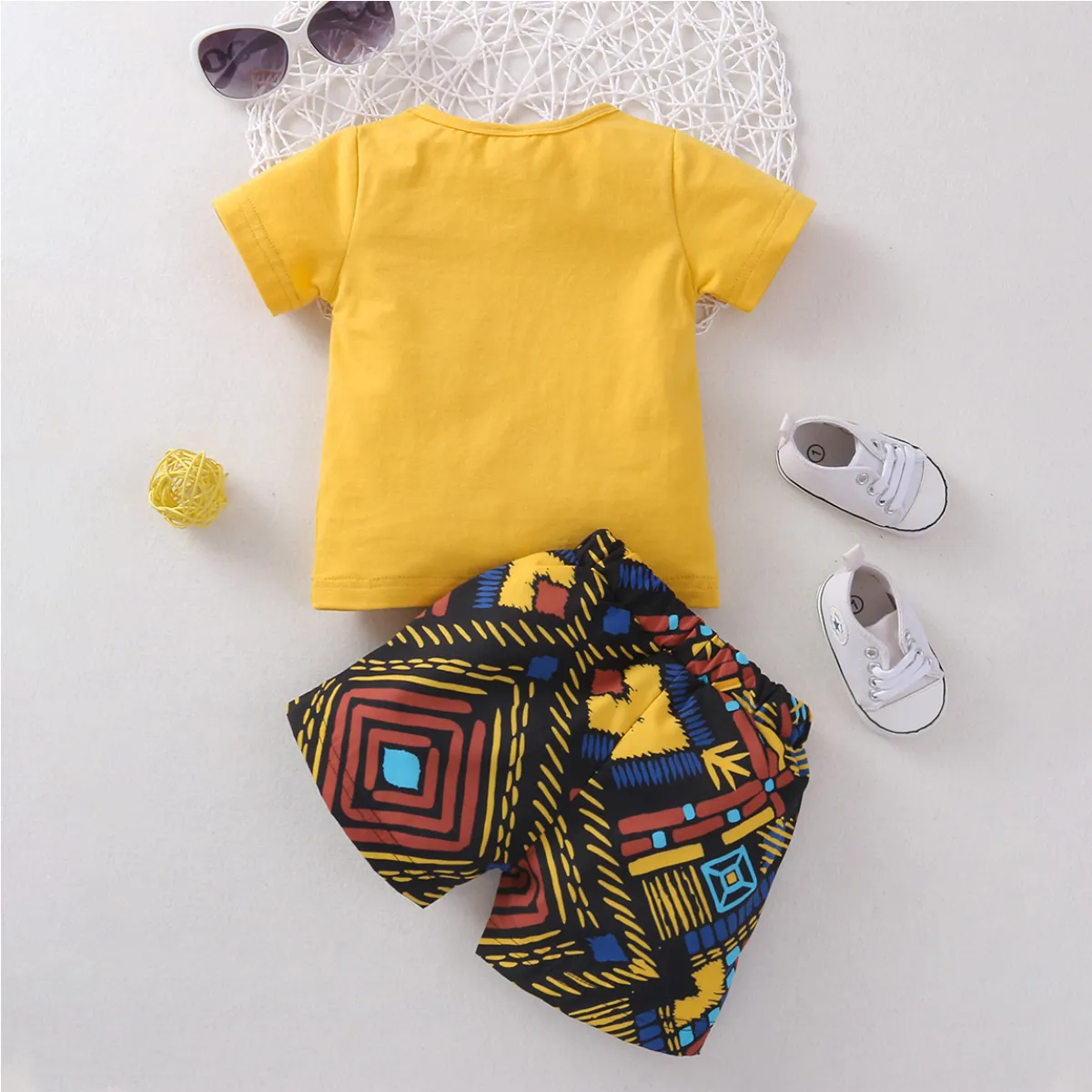 2pcs Baby Boy 95% Cotton Short-sleeve Geometric Print T-shirt and Shorts Set Yellow big image 1