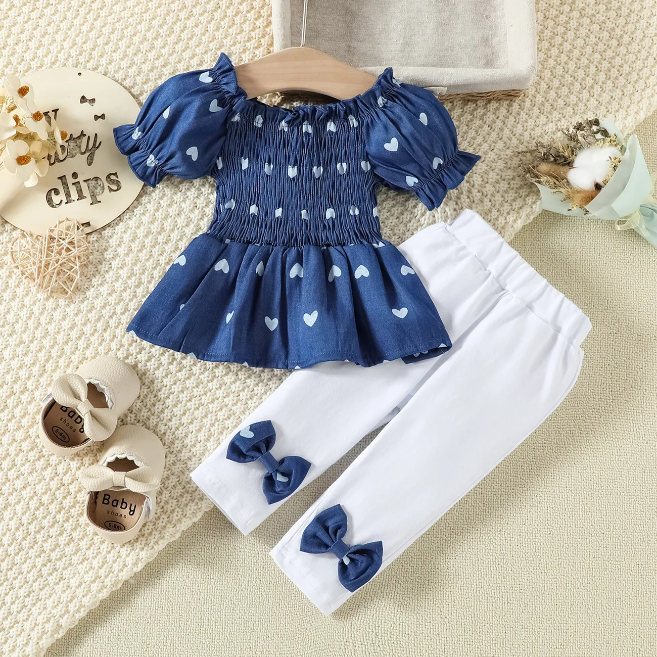 2pcs Baby Girl 95% Cotton Bowknot Decor Pants and Allover Love Heart Print Puff-sleeve Shirred Imitation Denim Top Set Blue big image 1