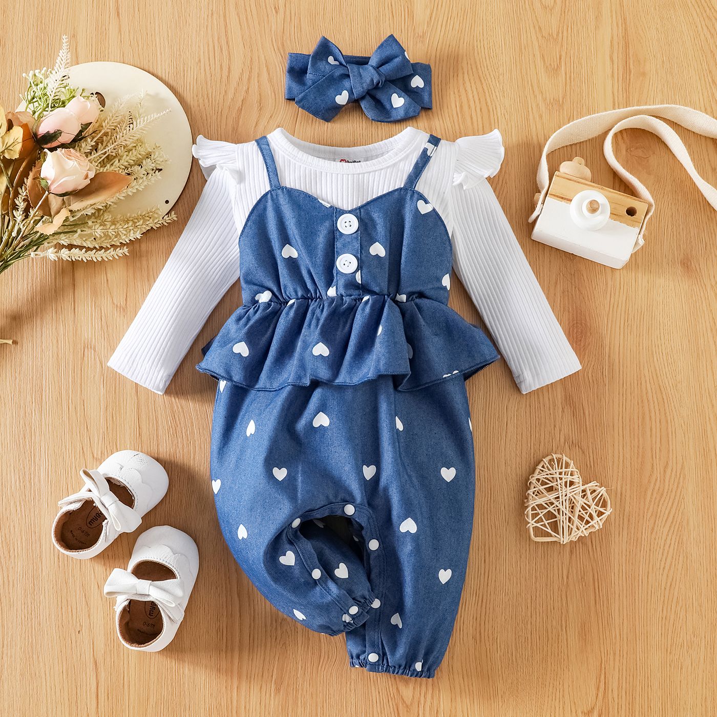 

2pcs Baby Girl 95% Cotton Ribbed Long-sleeve Spliced Allover Heart Print Ruffle Jumpsuit with Headband Set