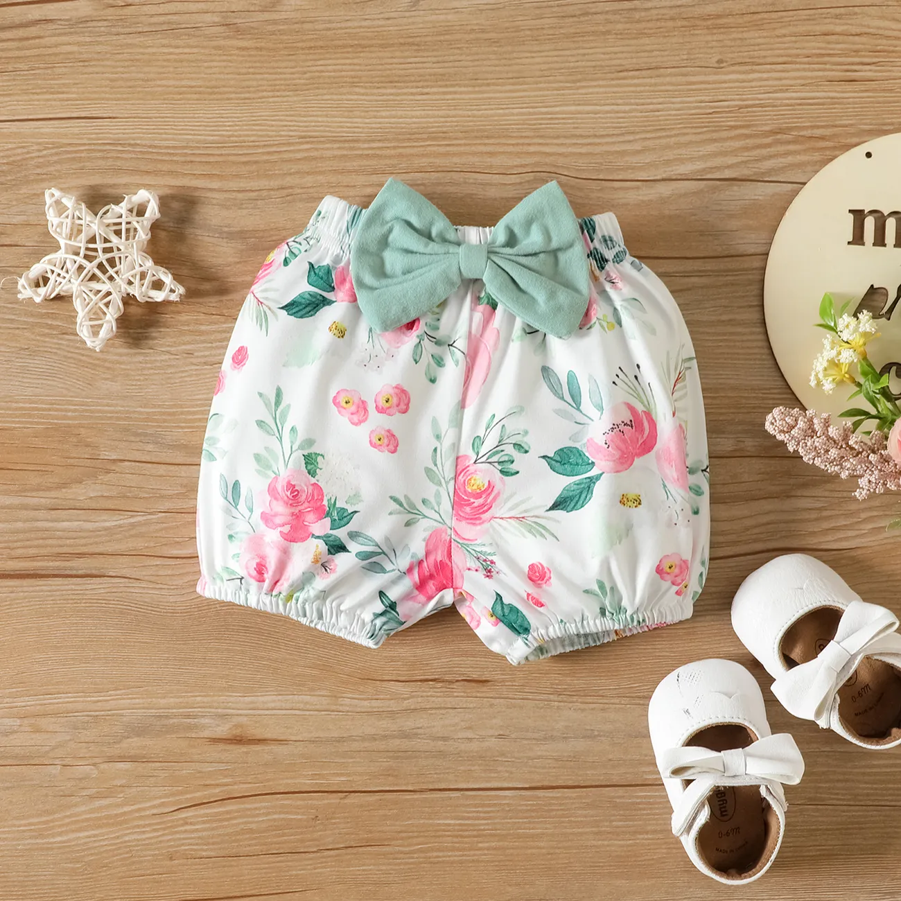 3pcs Baby Girl 95% Cotton Letter Graphic Ruffle Trim Tank Romper and Bow Decor Floral Print Shorts & Headband Set Pale Green big image 1