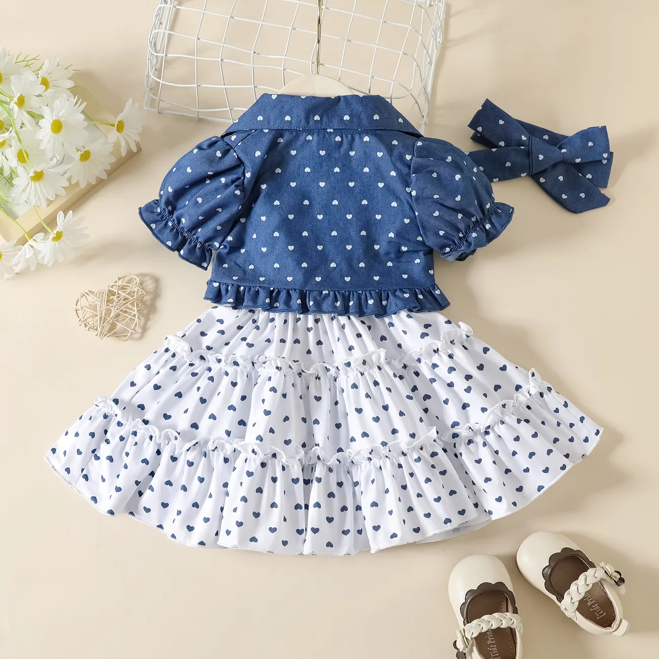 3pcs Baby Girl 100% Cotton Allover Heart Print Puff-sleeve Denim Crop Top and Cami Dress & Headband Set Blue big image 1