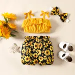 3pcs Baby Girl 95% Cotton Solid Ruffled Crop Cami Top and Allover Floral Print Shorts & Headband Set  image 2