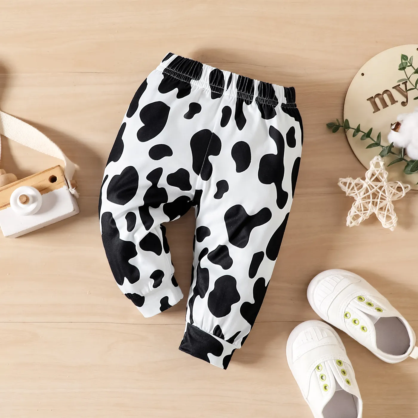 2pcs Baby Girl/Boy 95% Cotton Letter Print Short-sleeve Bodysuit and Cow Print Pants Set White image 4