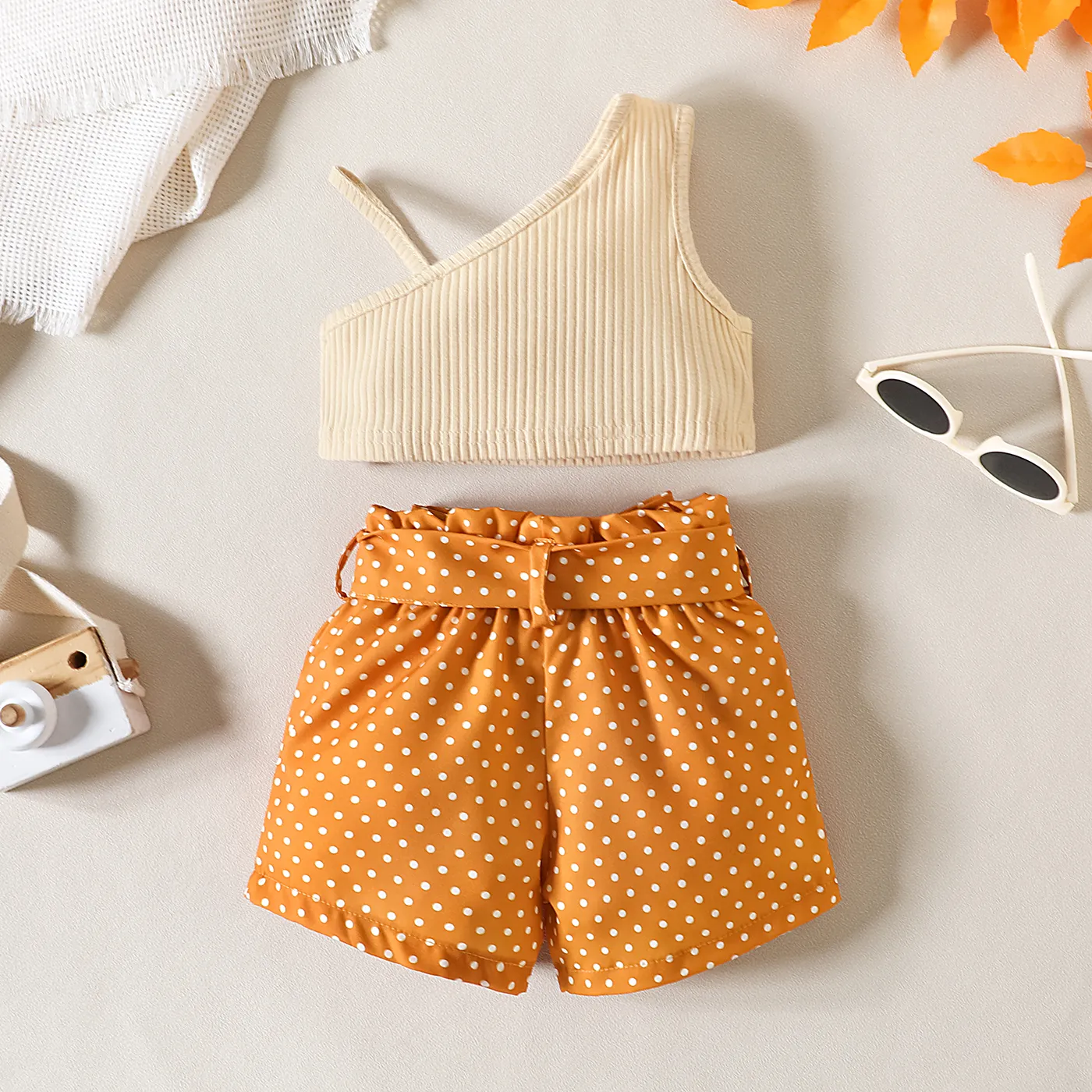 2pcs Baby Girl 95% Cotton One-Shoulder Ribbed Crop Camisole and Polka Dots Belted Shorts Set Apricot image 2