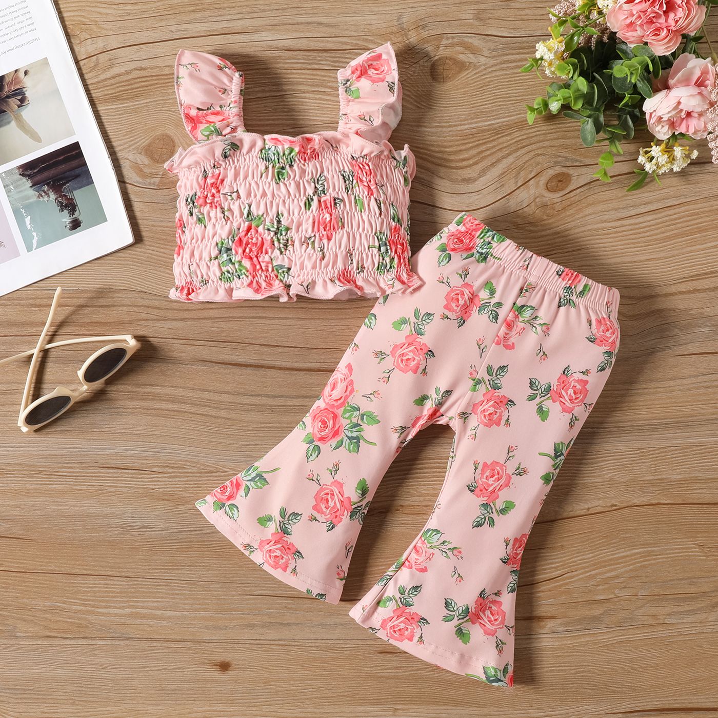 2pcs Baby Girl Allover Floral Print Ruffled Smocked Tank Top and Flared Pants Set