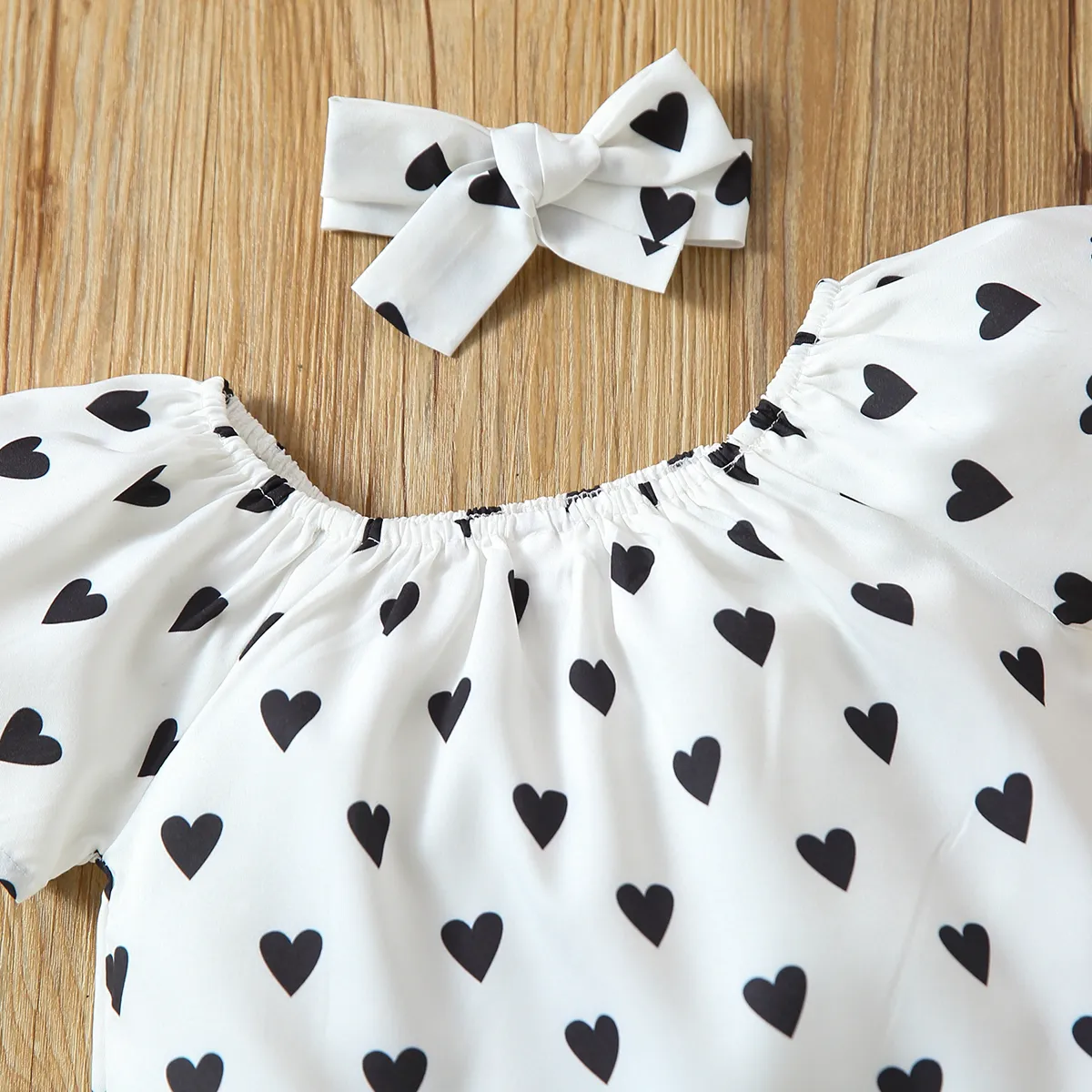 3pcs Toddler Girl Heart Print Short-sleeve Blouse and Denim Shorts & Headband Set White big image 1