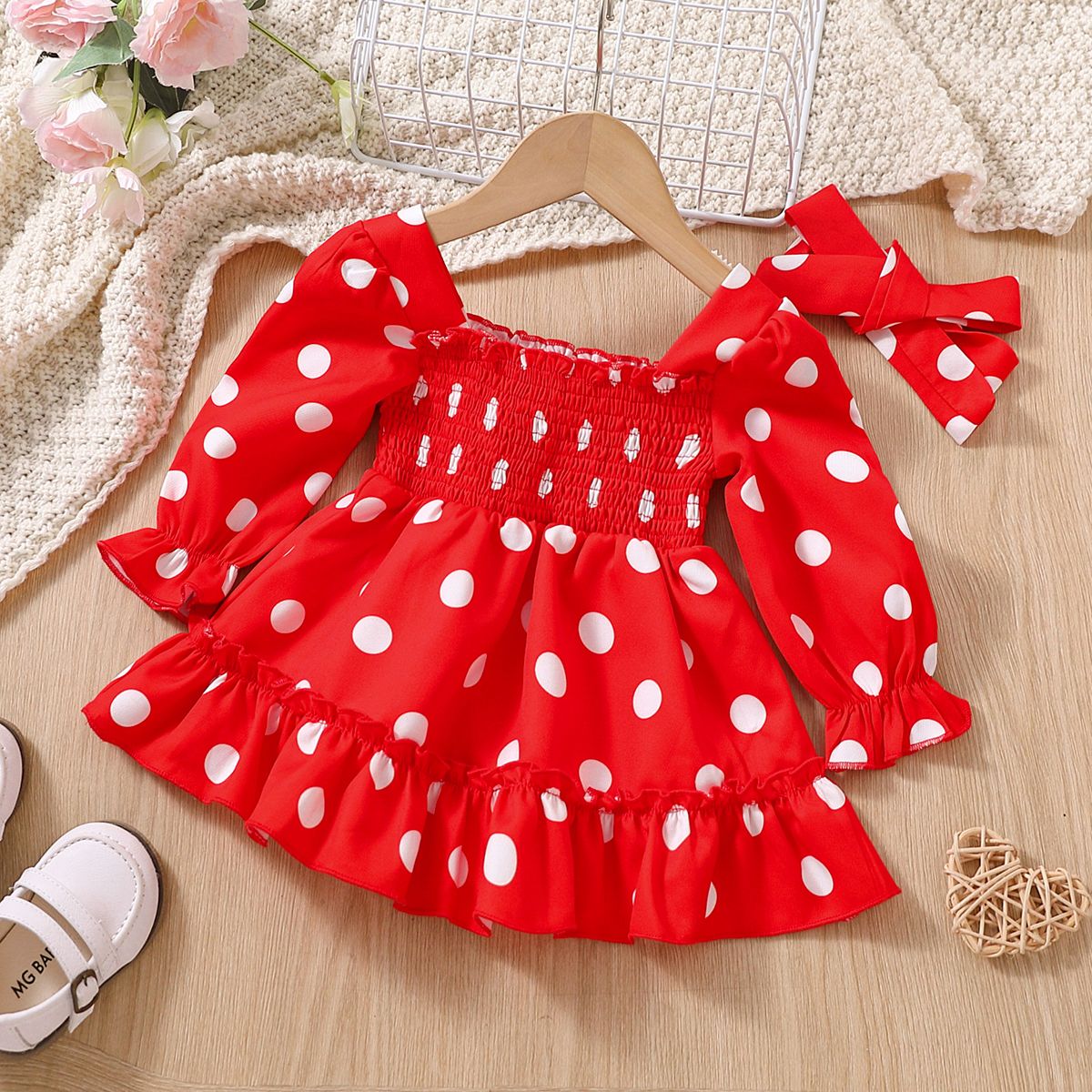 

2pcs Baby Girl Allover Polka Dots Print Long-sleeve Shirred Dress & Headband Set