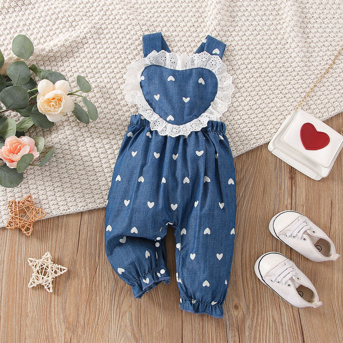 

Baby Girl Allover Heart Print Lace Detail Imitation Denim Overalls