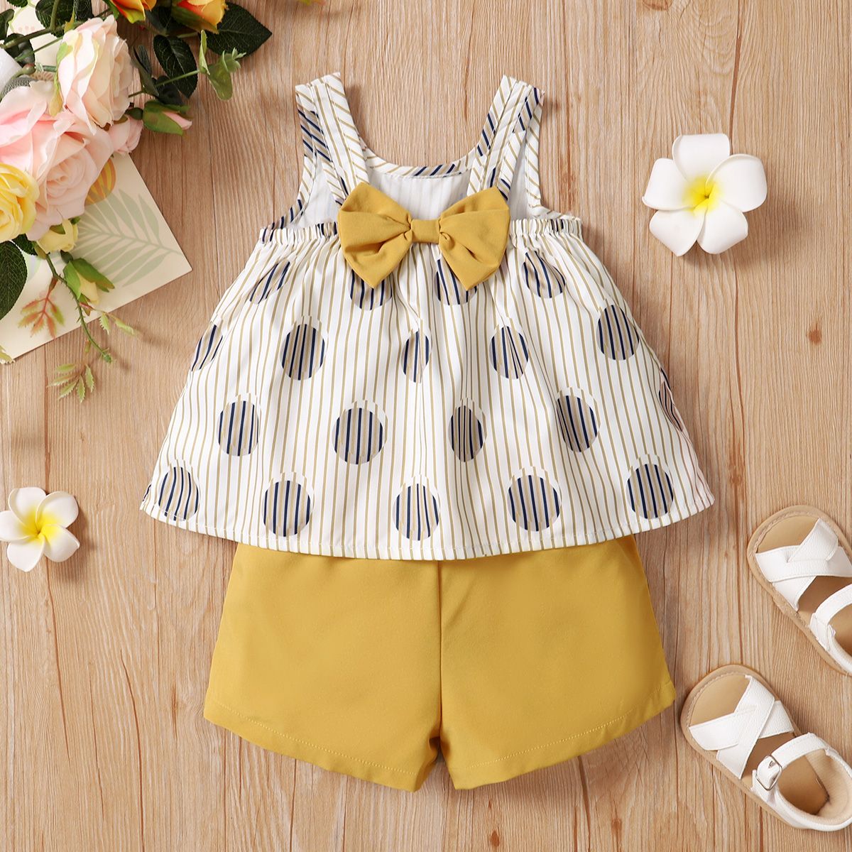 

2pcs Baby Girl Polka Dots Striped Bowknot Tank Top and Solid Shorts Set