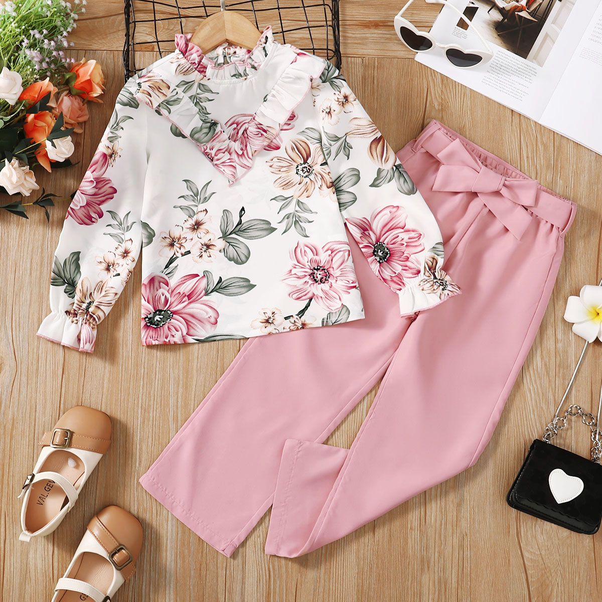 

2pcs Kid Girl Floral Print Ruffle Collar Long-sleeve Tee and Belted Pants Set