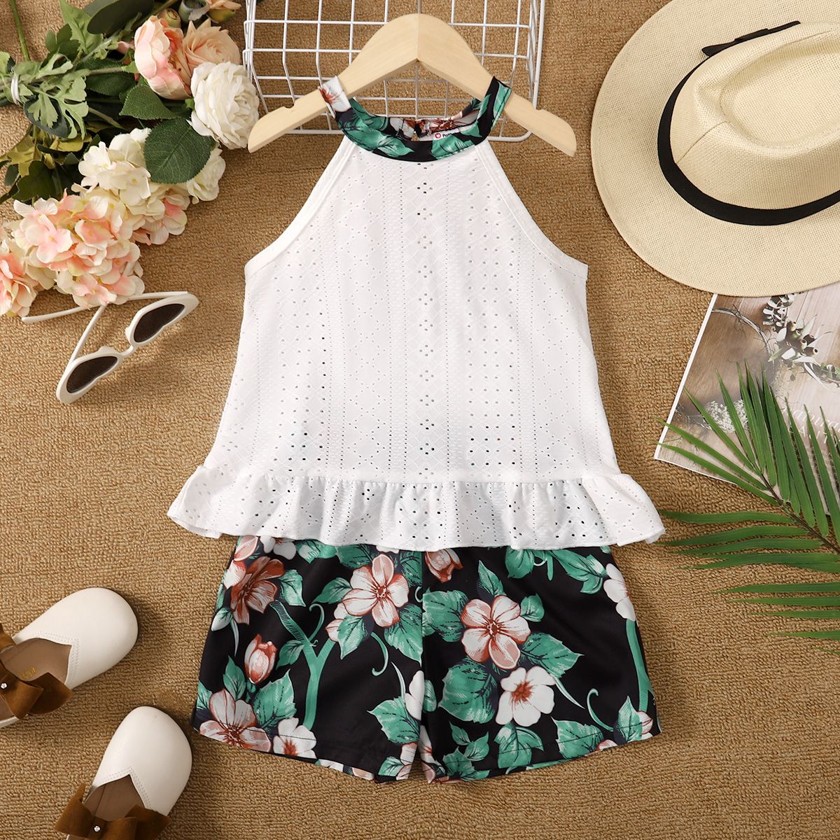 

2pcs Kid Girl Hollow out Ruffle Tank Top and Floral Print Shorts Set