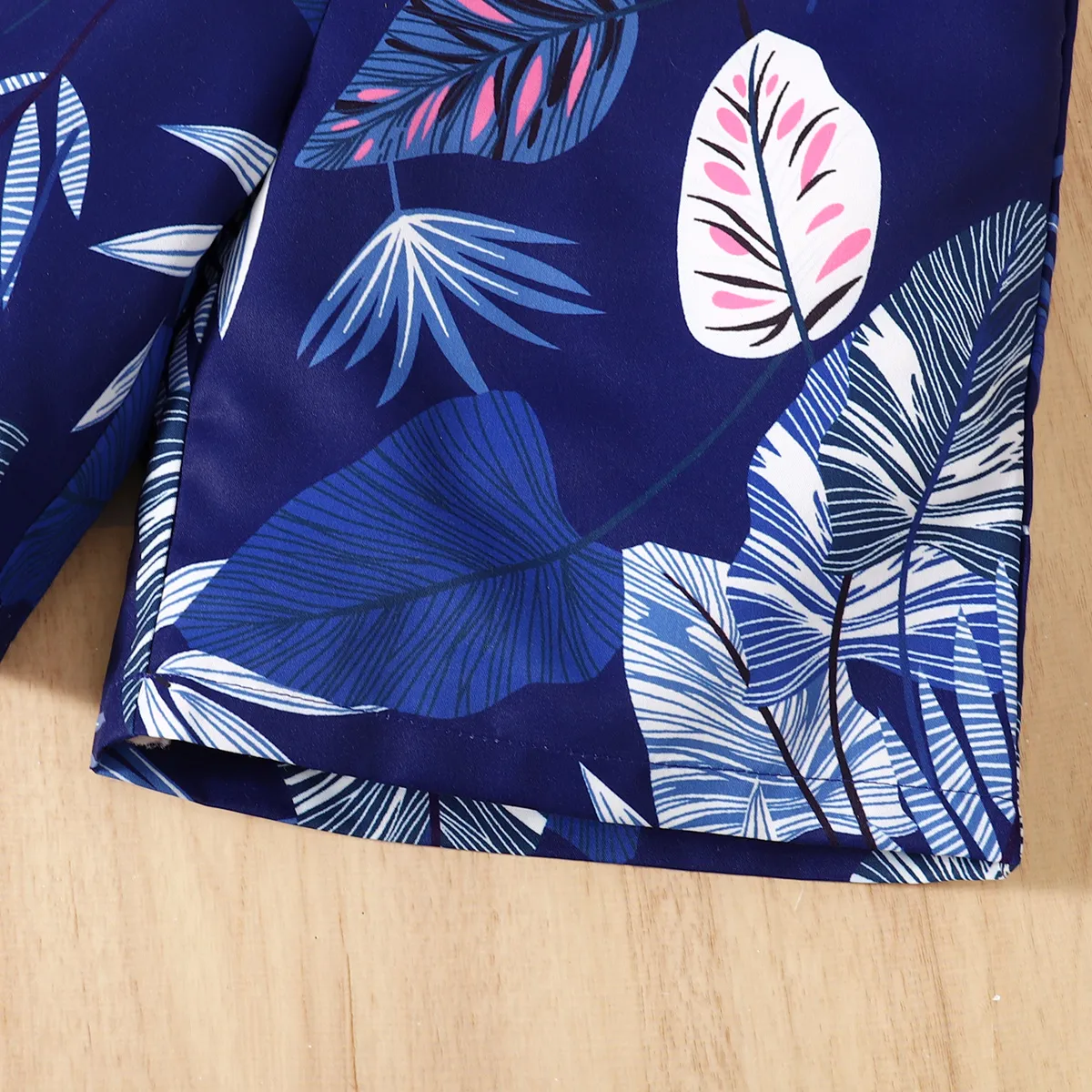 2pcs Kid Boy Tropical Plant Print Short-sleeve Tee and Shorts Set Black big image 1