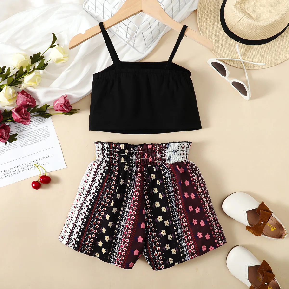2pcs Kid Girl Solid Cami Top and Flower Print Shorts Set Black image 2
