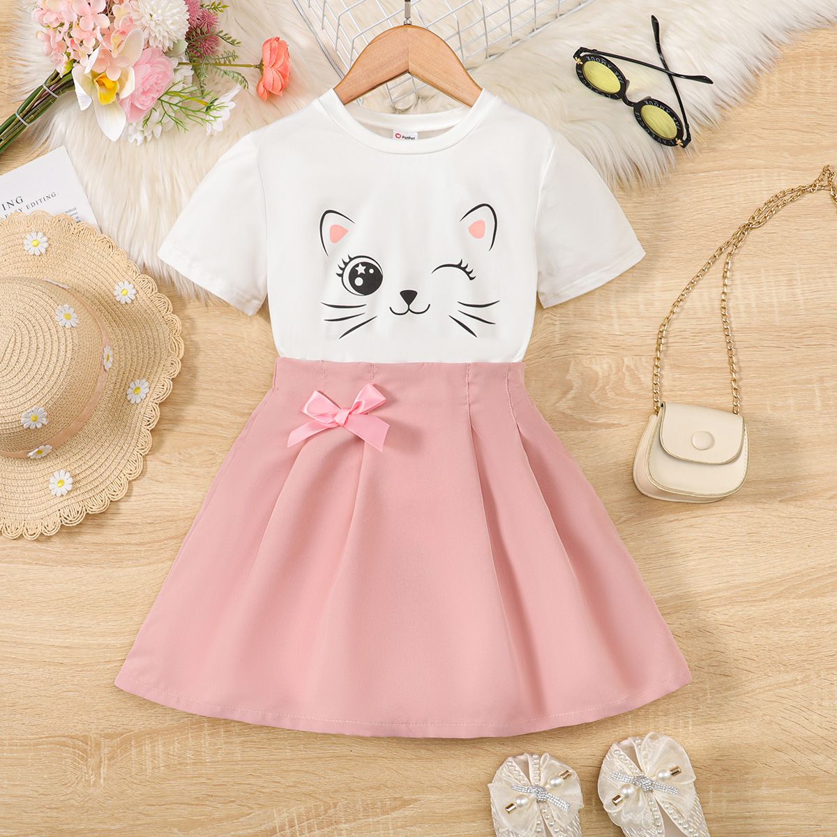 

2pcs Kid Girl Cat Print Short-sleeve Tee and Bow Decor Pleated Skirt Set