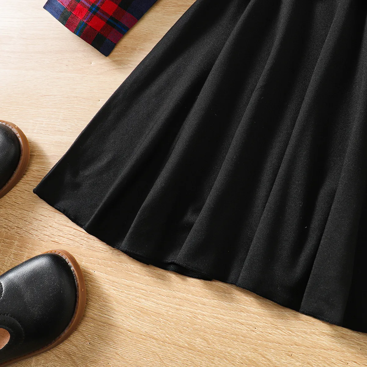 2pcs Toddler Girl Plaid Knot Hem Long-sleeve Shirt and Solid Skirt Set Red image 6