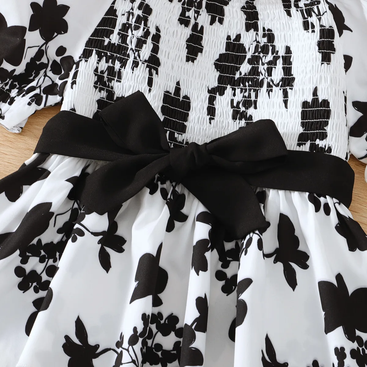 2pcs Kid Girl Floral Print Belted Smocked Top and Solid Pants Set   Black big image 1