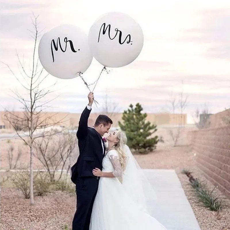 2-pack mr. & Sra. balões redondos de látex de balões brancos para festa de noivado de casamento decoração do dia dos namorados Branco big image 1