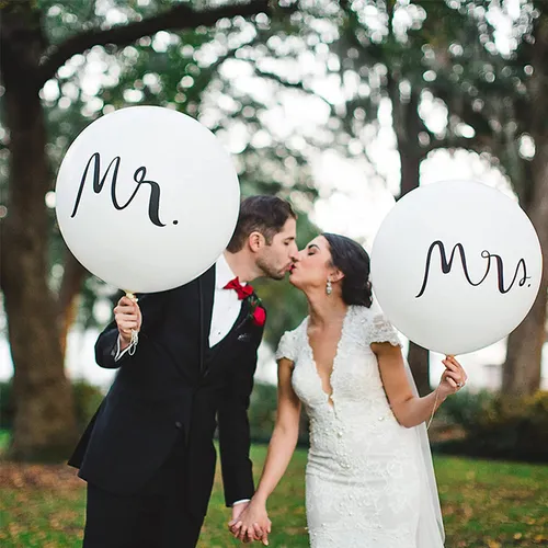 Lot de 2 Mr. & Mme. ballons blancs ballons ronds en latex pour la décoration de fête de fiançailles de mariage saint valentin