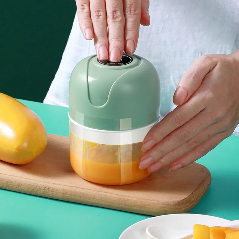 250ML Mini Electric Garlic Chopper Food Chopper Mincer Fits for Vegetables Meat Garlic Fruits USB Charging Kitchen Blender Gadgets Tool
