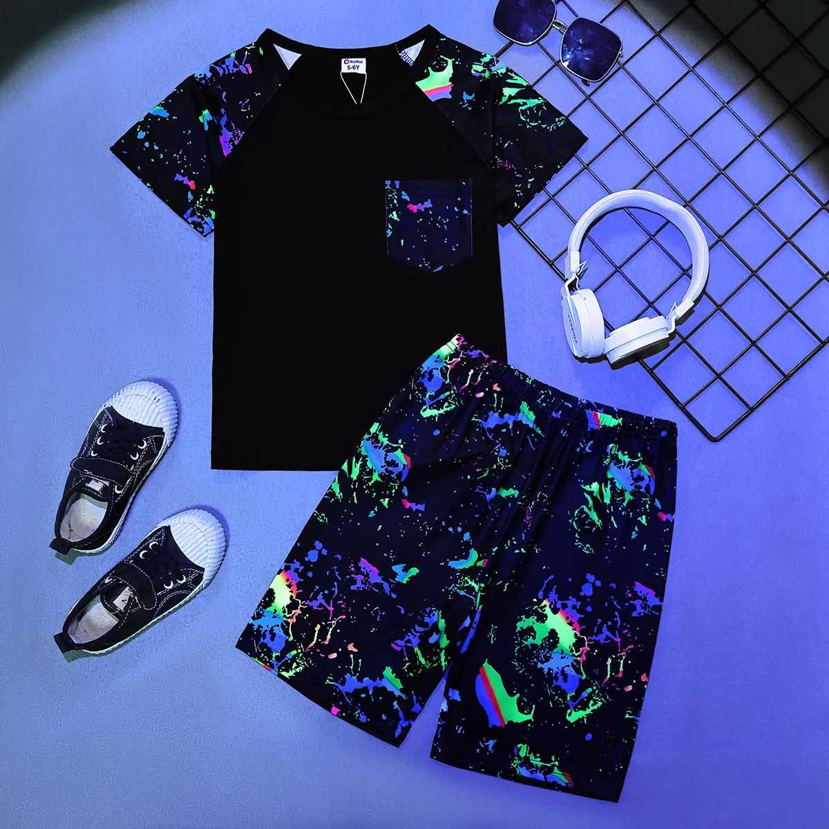 2pcs Kid Boy Luminous Painting Print Pocket Design Short-sleeve Tee and Shorts Set Black big image 1