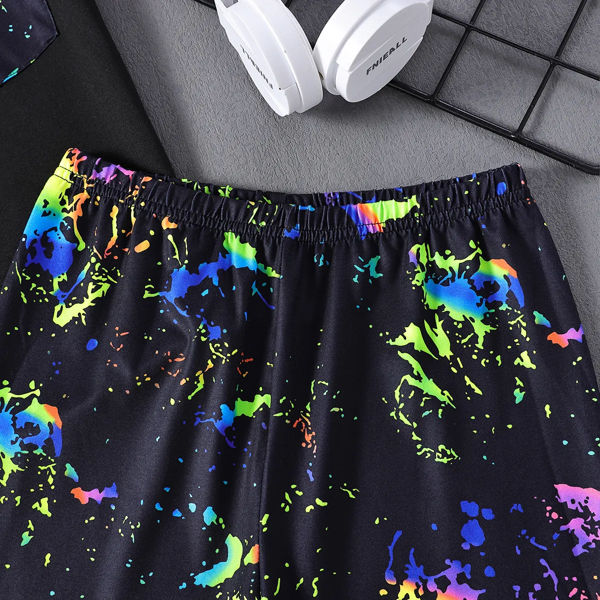 2pcs Kid Boy Luminous Painting Print Pocket Design Short-sleeve Tee and Shorts Set Black image 5