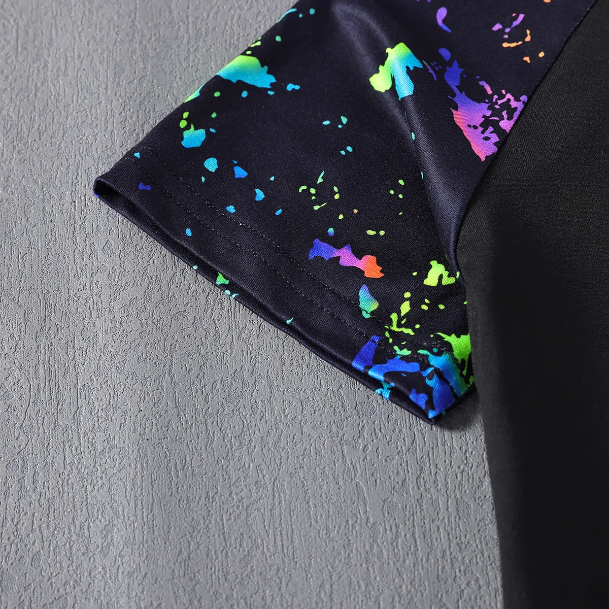 2pcs Kid Boy Luminous Painting Print Pocket Design Short-sleeve Tee and Shorts Set Black image 6