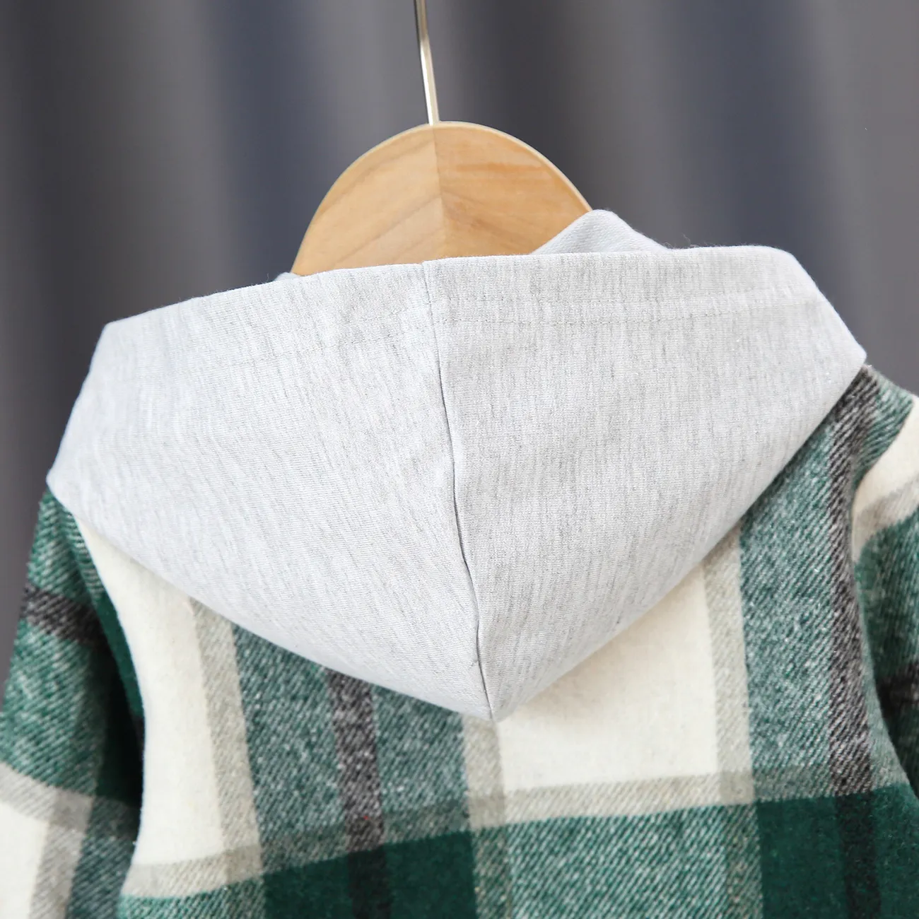 Chaqueta con capucha a cuadros con diseño de botones de algodón 100% para niña / niño Verde big image 1