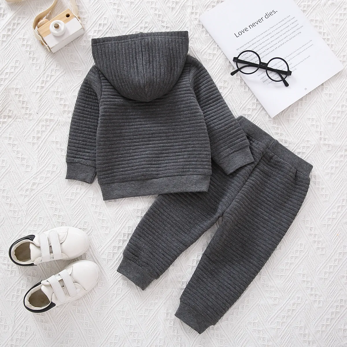 2pcs Baby Boy/Girl Solid Thickened Textured Long-sleeve Hoodie and Trousers Set Grey big image 1