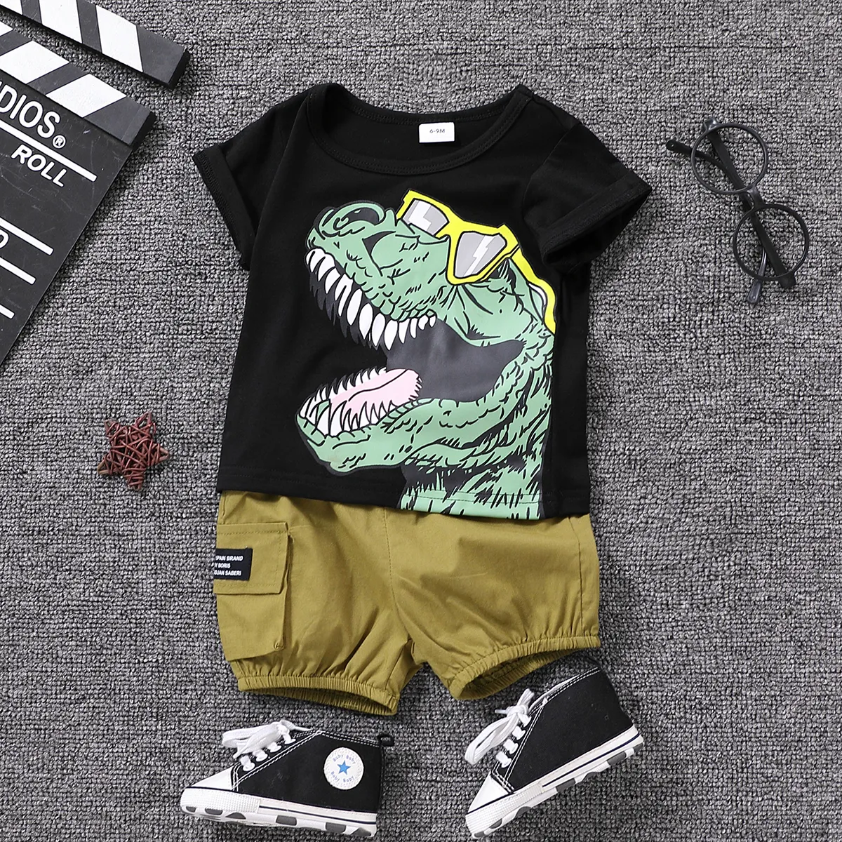 2pcs Baby Boy Glasses Dinosaur Print Short-sleeve Tee and Cargo Shorts Set Black big image 1